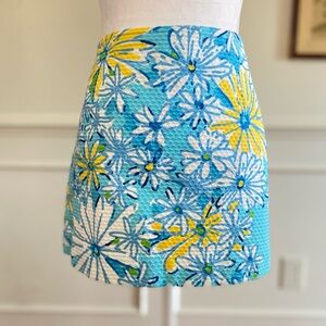 Lilly Pulitzer Tate Mini Skirt - Breakwater Blue Daisy Dance Allover - sz 4